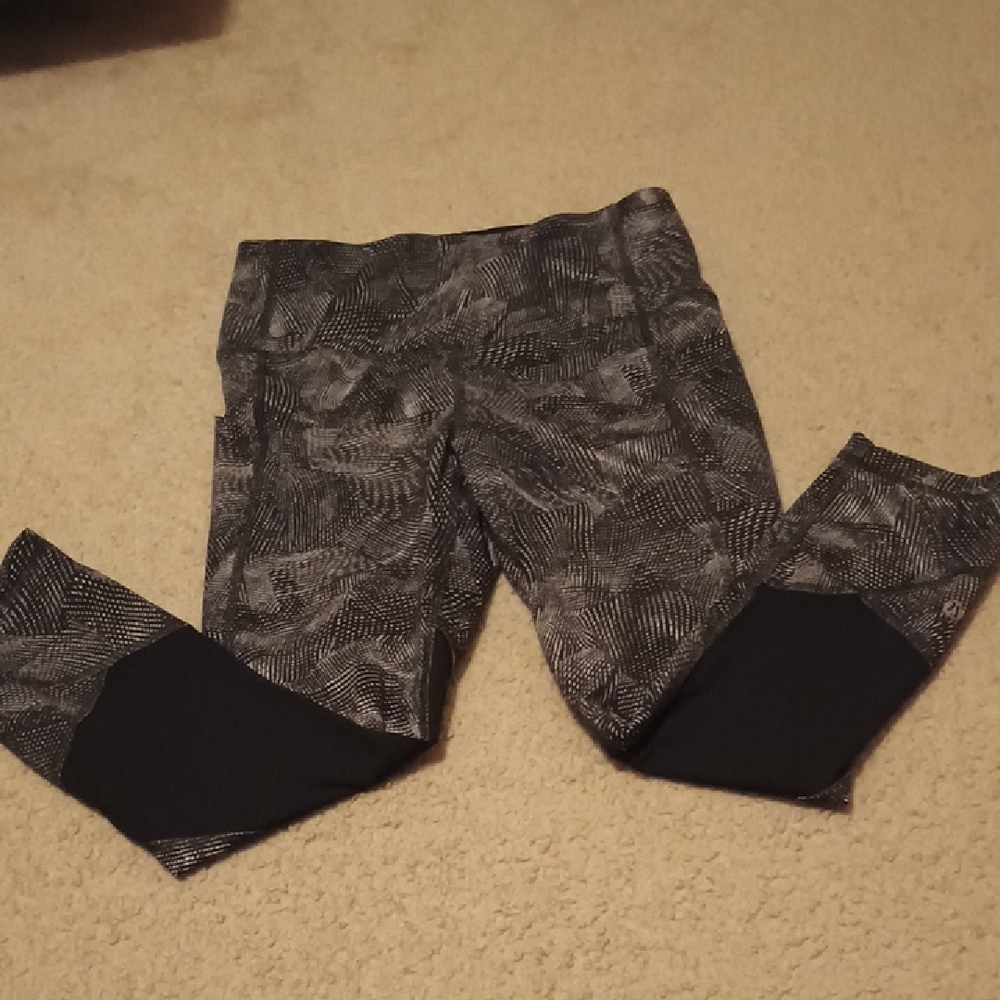 lululemon Pace Rival High Rise Cropped Leggings Size 4 Like New! - Picture 3 of 6